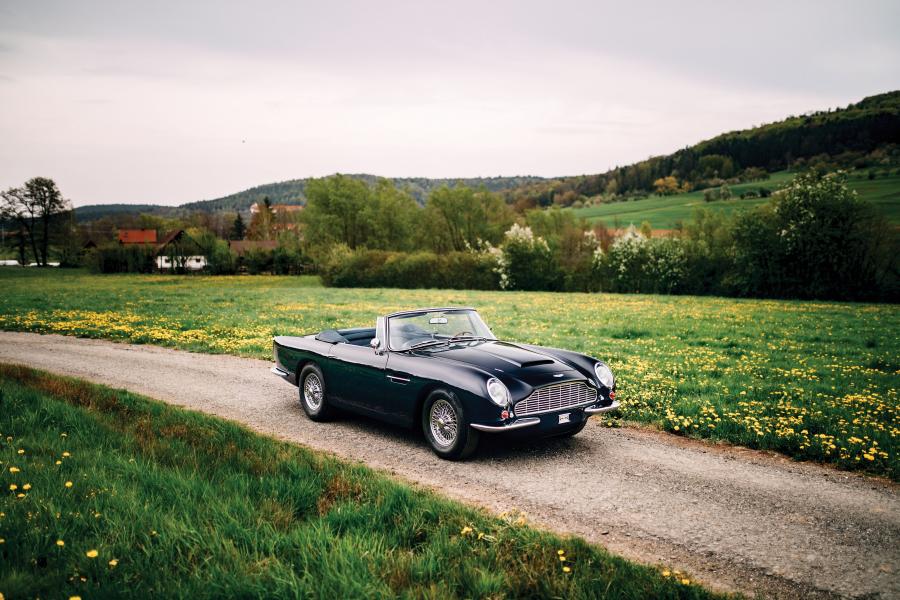  Aston Martin Volante 1965 года  (фото 1 из 35)